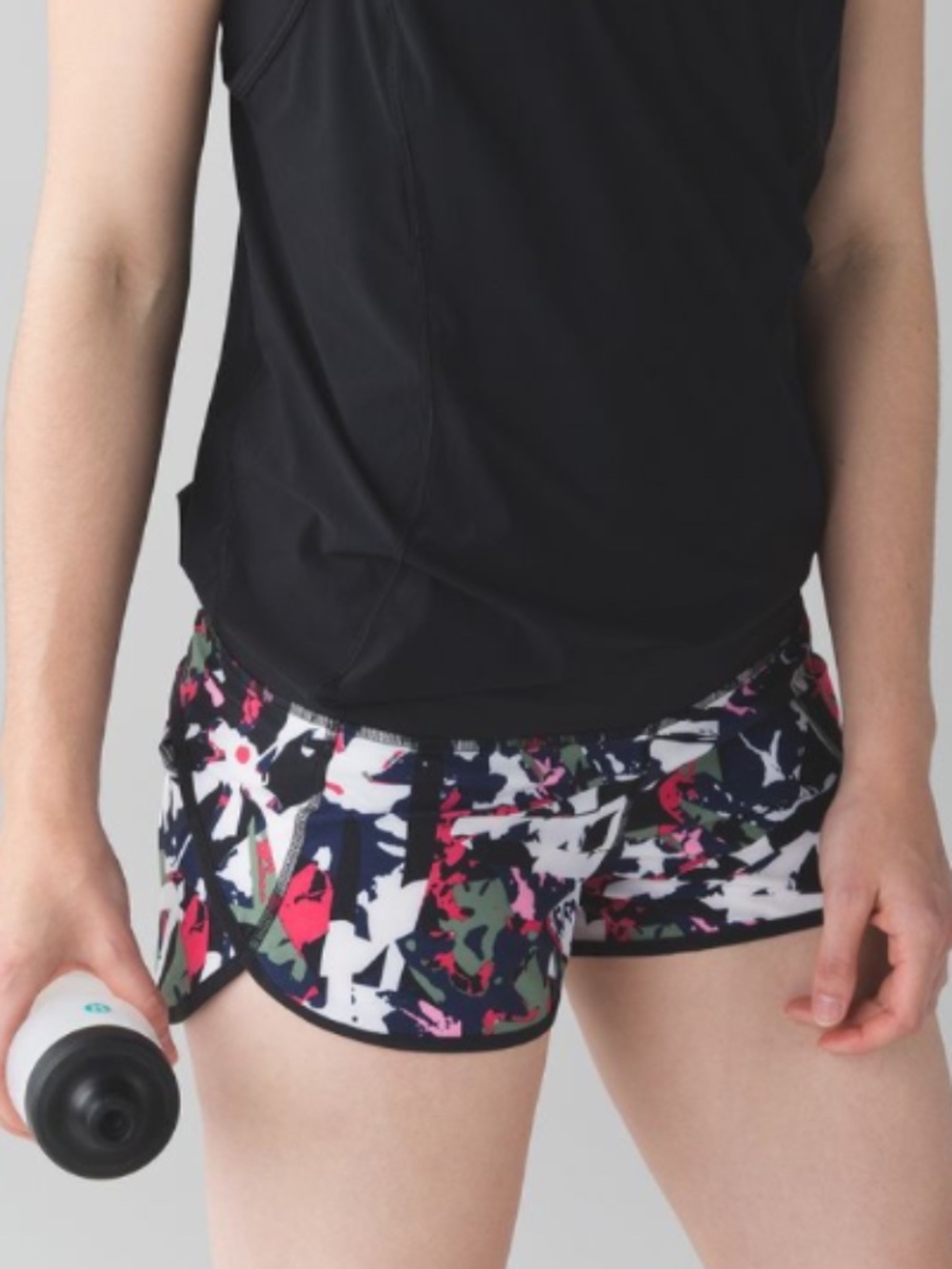 Lululemon Speed Short 2.5” Sz 10 in Pop Cut Boom Juice Multi/Black - Picture 2 of 12